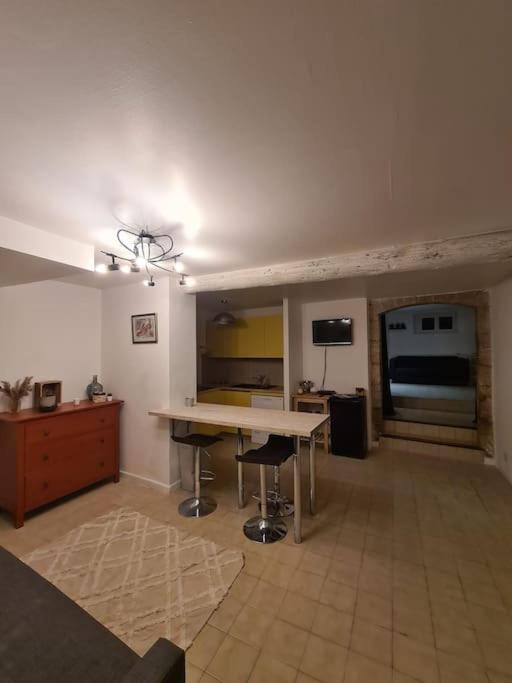 Вилла La Maison Du Bonheur Caumont-sur-Durance Экстерьер фото